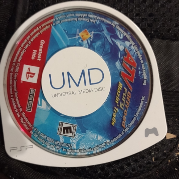 Games and case - Picture 7 of 7